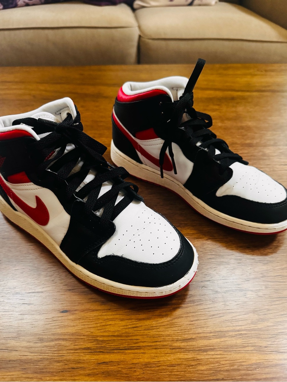 Nike Air Jordan 1 Mid – Black/White/Red – Size 4.5Y